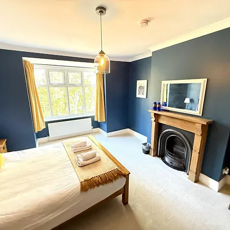 Peasholm Place - Hot Tub Hire At Additional Cost Available - Overlooking Peasholm Park - Near And North Bay Amenities Дом отдыха Скарборо