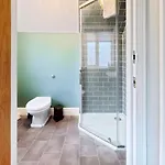 Feriehus Peasholm Place - Hot Tub Hire At Additional Cost Available - Overlooking Peasholm Park - Near And North Bay Amenities With 2 Spaces On Driveway *