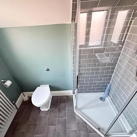 Peasholm Place - Hot Tub Hire At Additional Cost Available - Overlooking Peasholm Park - Near And North Bay Amenities 斯卡伯勒