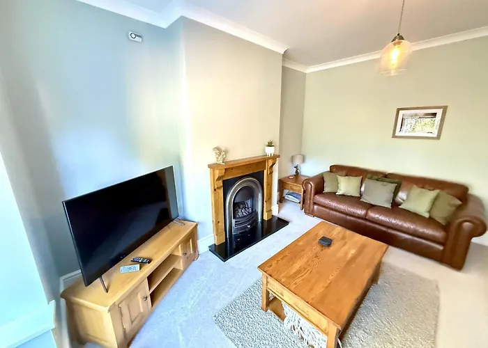 Hébergement de vacances Peasholm Place - Hot Tub Hire At Additional Cost Available - Overlooking Peasholm Park - Near And North Bay Amenities With 2 Spaces On Driveway Scarborough