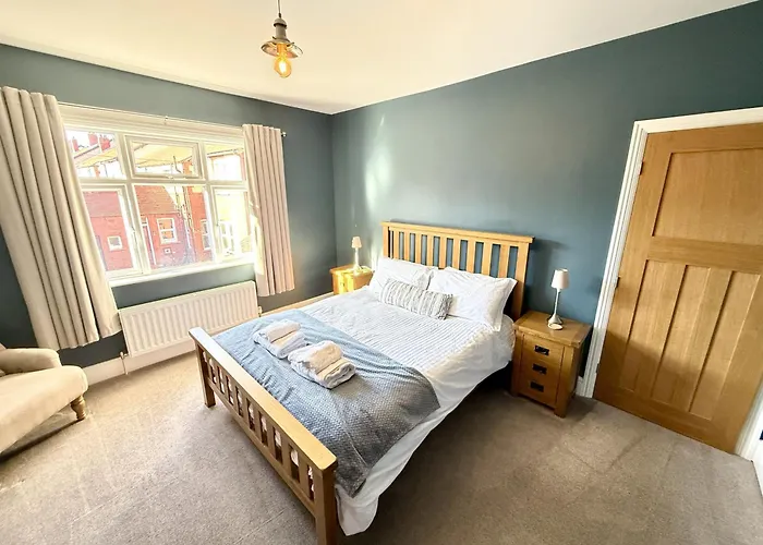 Peasholm Place - Hot Tub Hire At Additional Cost Available - Overlooking Peasholm Park - Near And North Bay Amenities With 2 Spaces On Driveway Hébergement de vacances