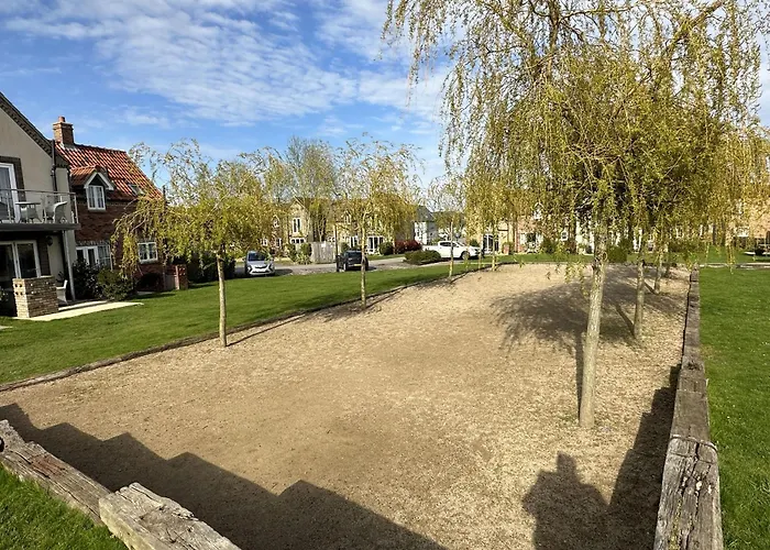 Peasholm Place - Hot Tub Hire At Additional Cost Available - Overlooking Peasholm Park - Near And North Bay Amenities With 2 Spaces On Driveway Hébergement de vacances