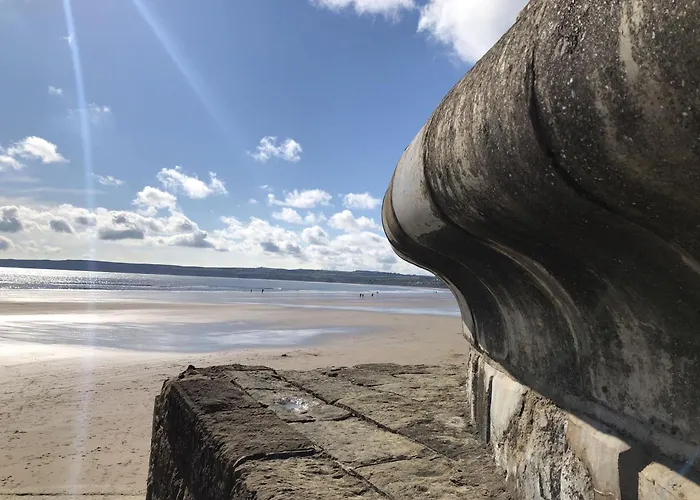 Peasholm Place - Hot Tub Hire At Additional Cost Available - Overlooking Peasholm Park - Near And North Bay Amenities With 2 Spaces On Driveway