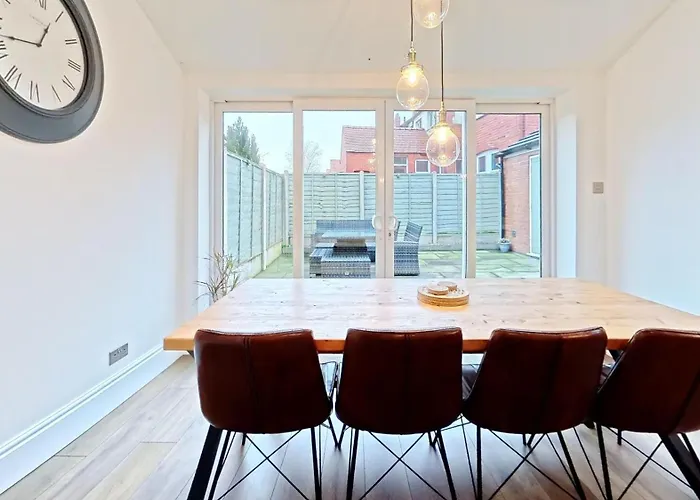 Hébergement de vacances Peasholm Place - Hot Tub Hire At Additional Cost Available - Overlooking Peasholm Park - Near And North Bay Amenities With 2 Spaces On Driveway Scarborough