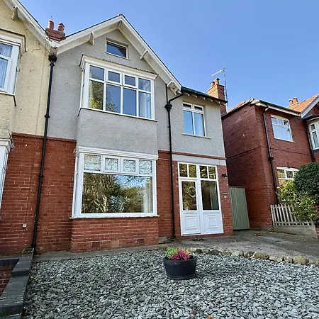 Peasholm Place - Hot Tub Hire At Additional Cost Available - Overlooking Peasholm Park - Near And North Bay Amenities * سكرابورو